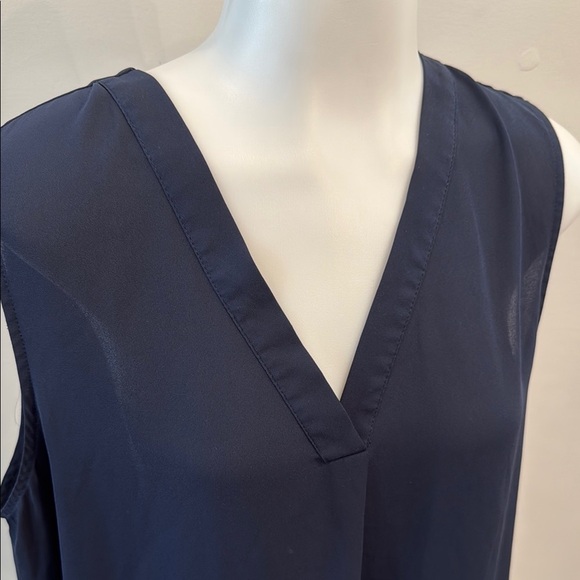 Violet + Claire XL Navy Sheer Sleeveless V-Neck Women's Top - Picture 2 of 8